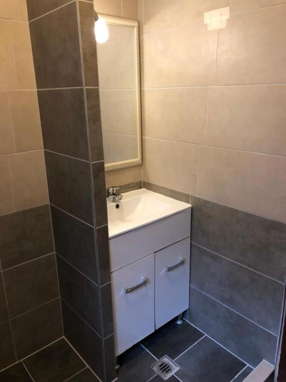 Brassoi Vendeghaz Hotell Miskolc Exteriör bild