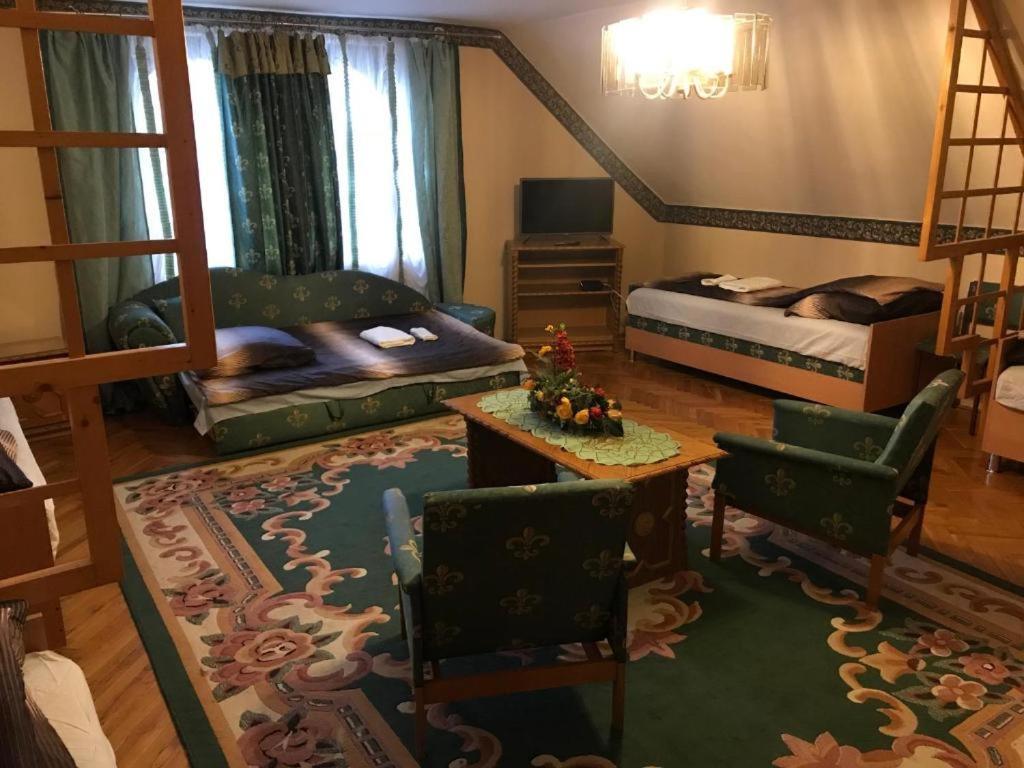 Brassoi Vendeghaz Hotell Miskolc Exteriör bild