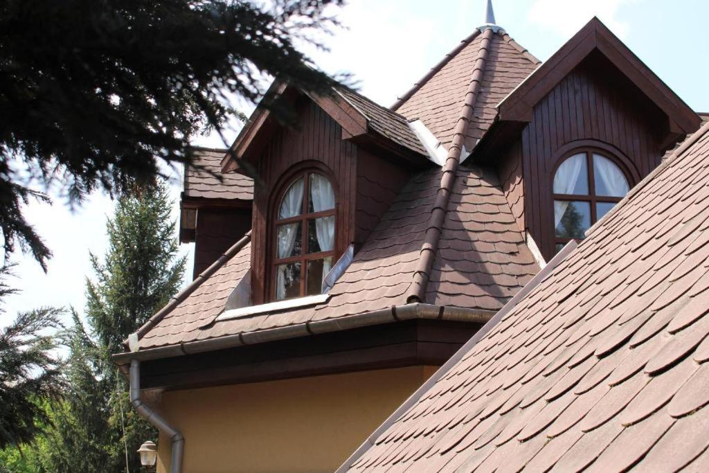 Brassoi Vendeghaz Hotell Miskolc Exteriör bild