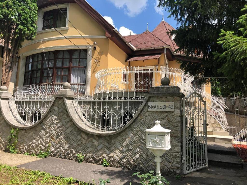Brassoi Vendeghaz Hotell Miskolc Exteriör bild